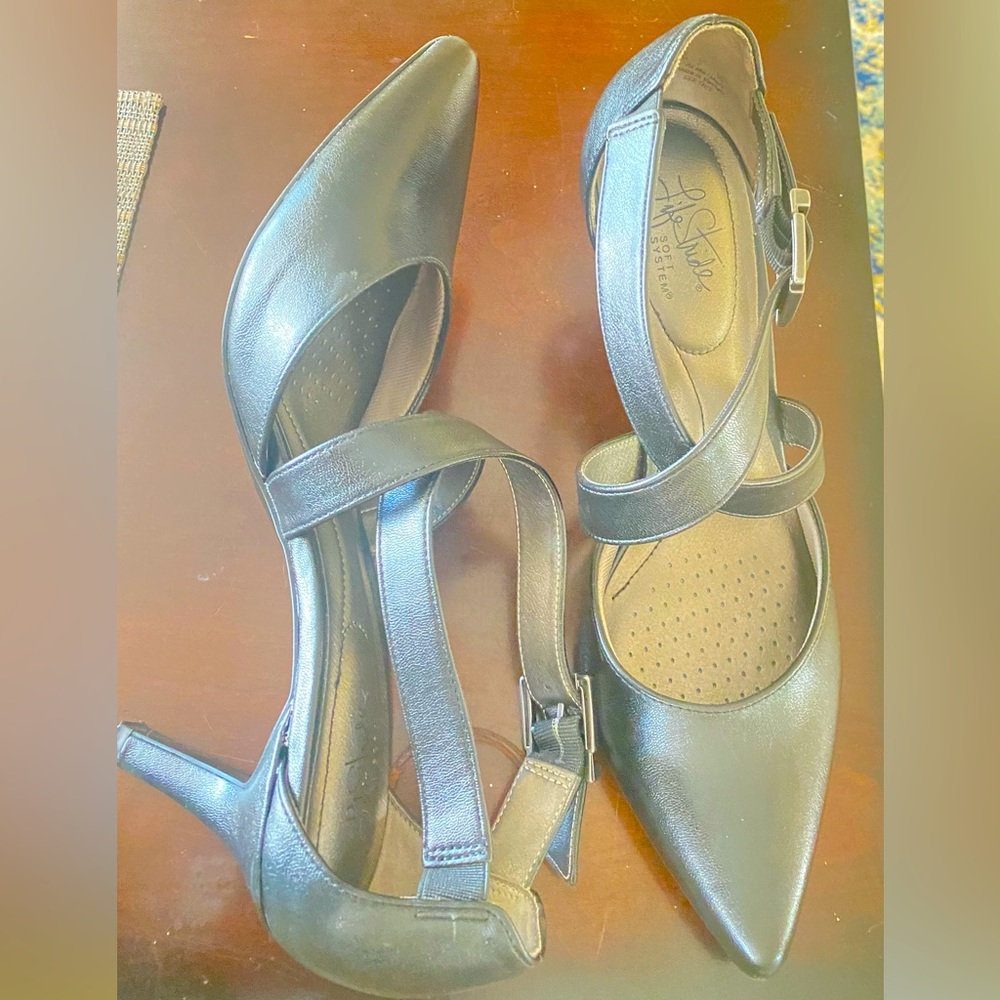 Life Stride Double strap black pumps